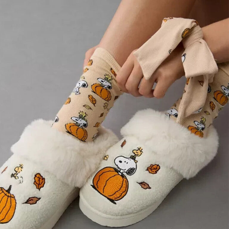 American Eagle Women's Crew Socks: The Perfect Blend of Style and Comfort